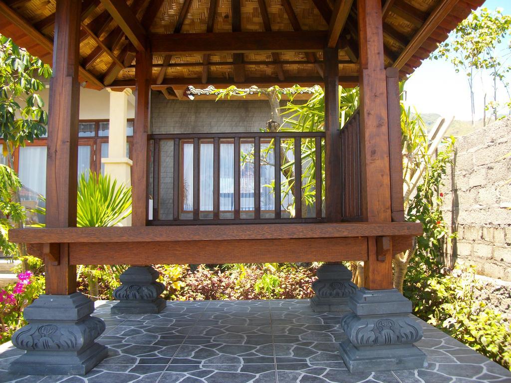 Putra'Lebah Amed Guest House Exterior photo